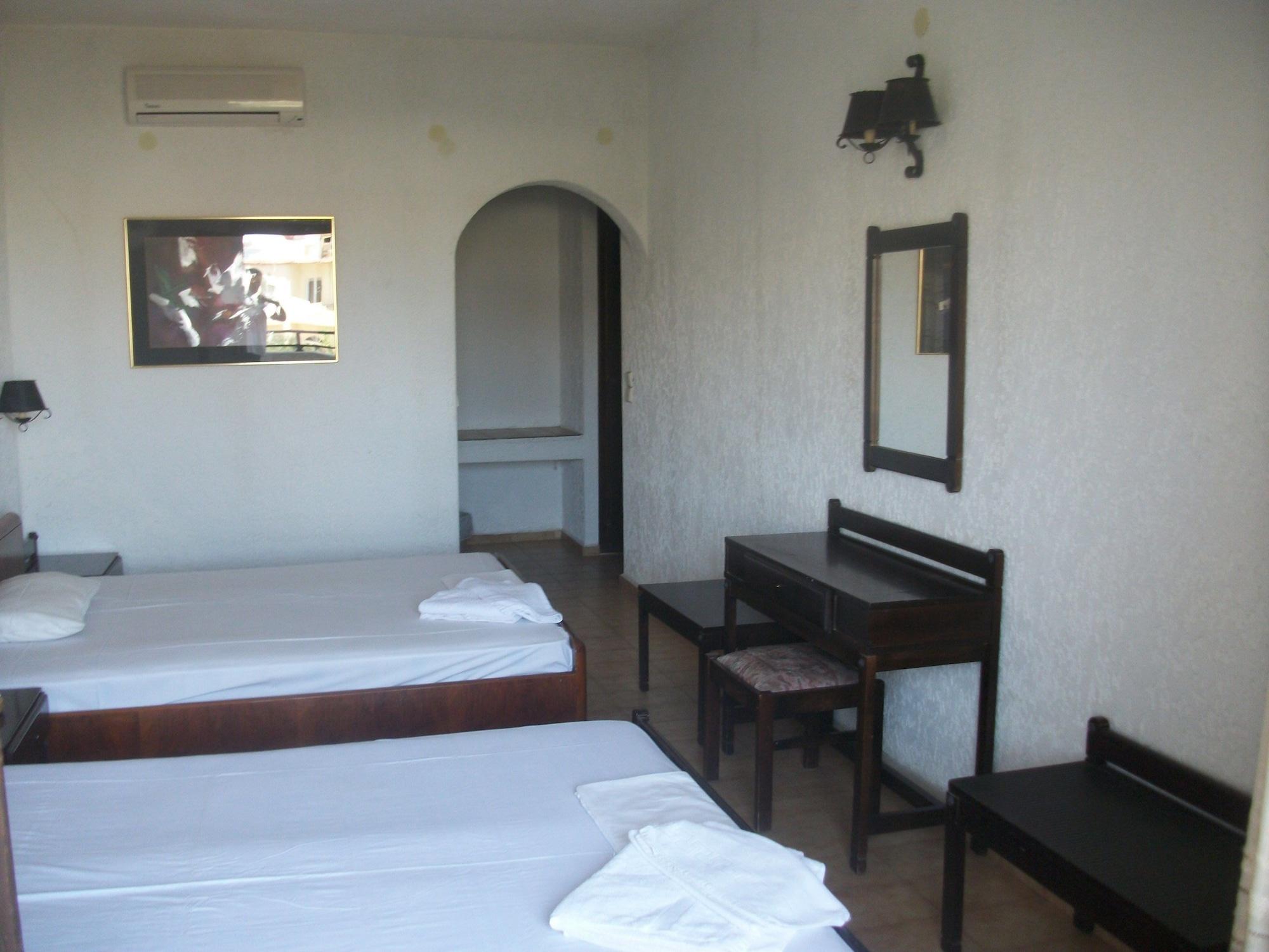Efi Hotel ماليا المظهر الخارجي الصورة
