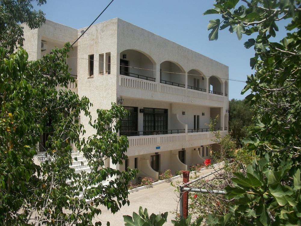 Efi Hotel ماليا المظهر الخارجي الصورة