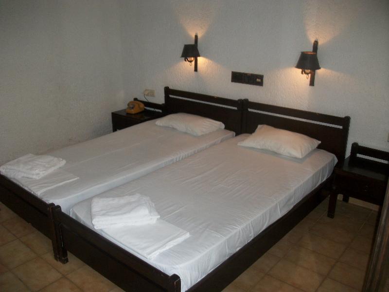 Efi Hotel ماليا المظهر الخارجي الصورة