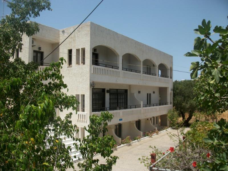 Efi Hotel ماليا المظهر الخارجي الصورة
